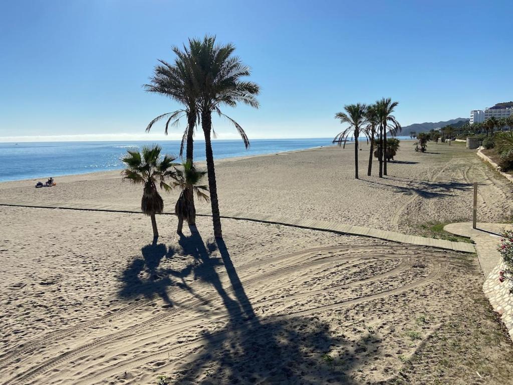 A Stunning 2 Bedroom Apartment 5 Min Walk To The Beautiful Beaches Of Vera Playa Playas de Vera Екстериор снимка