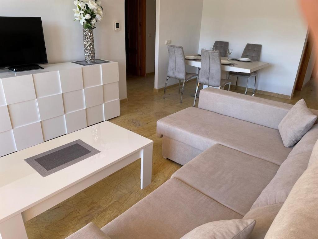 A Stunning 2 Bedroom Apartment 5 Min Walk To The Beautiful Beaches Of Vera Playa Playas de Vera Екстериор снимка